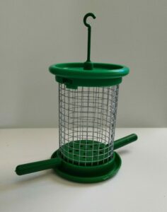 Cacahuetero.  Malla electrosoltada : Perfecto para colocar frutos secos en invierno, cacahuetes, nueces, bolas de grasa e incluso para poner el pelo en temporada de cria en voladeras